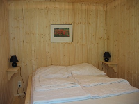 Schlafzimmer mit Futonbett (140cm)